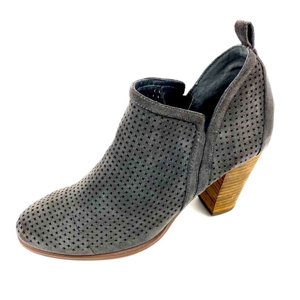 Vince Camuto Gray Cut Out Suede Booties Size 8